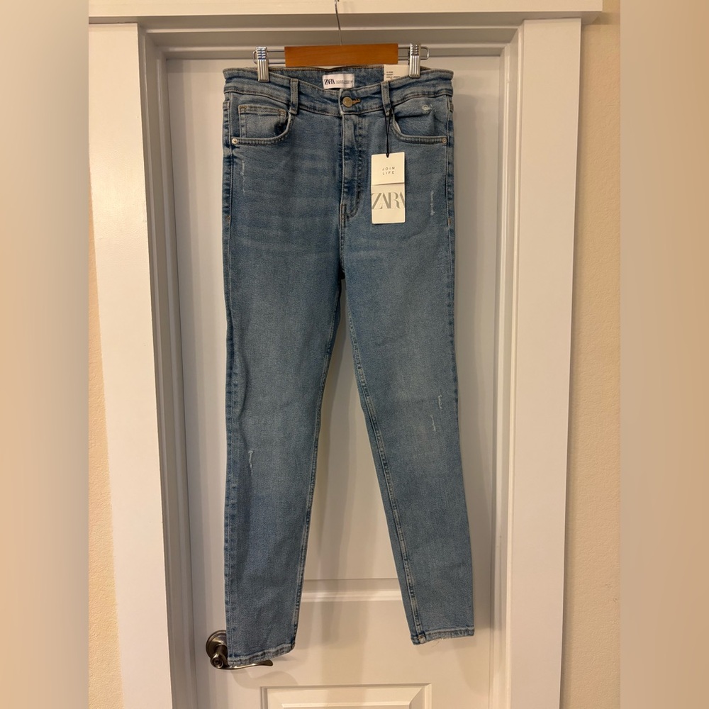 SOLD - NEW WITH TAGS - Zara Women's Hi-Rise Skinny Jeans